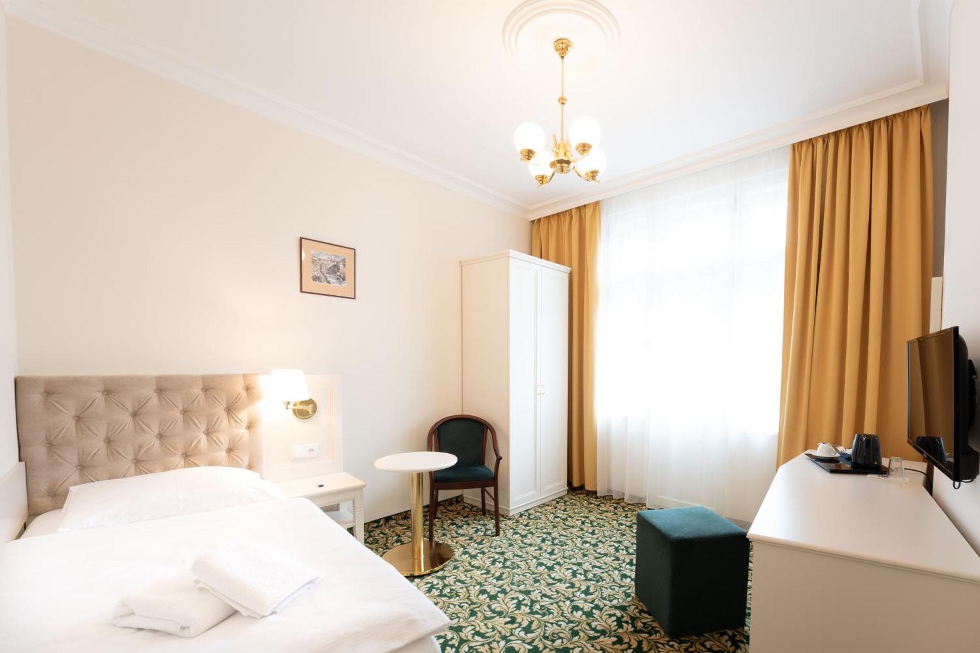 Ea Hotel Elefant Karlovy Vary Exterior photo