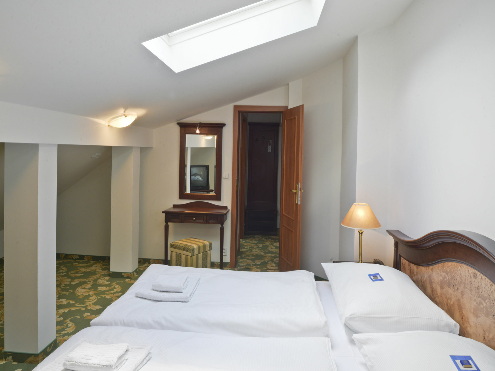 Ea Hotel Elefant Karlovy Vary Exterior photo